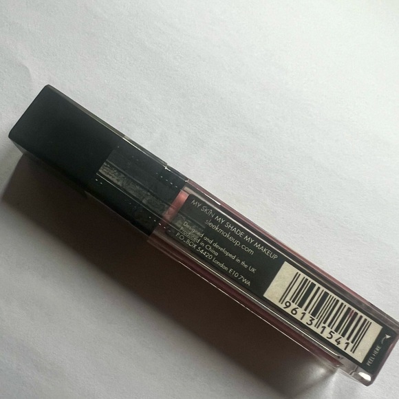 SLEEK MAKEUP Matte Me Lip Cream 6ml (0.21 fl oz) - Picture 2 of 6